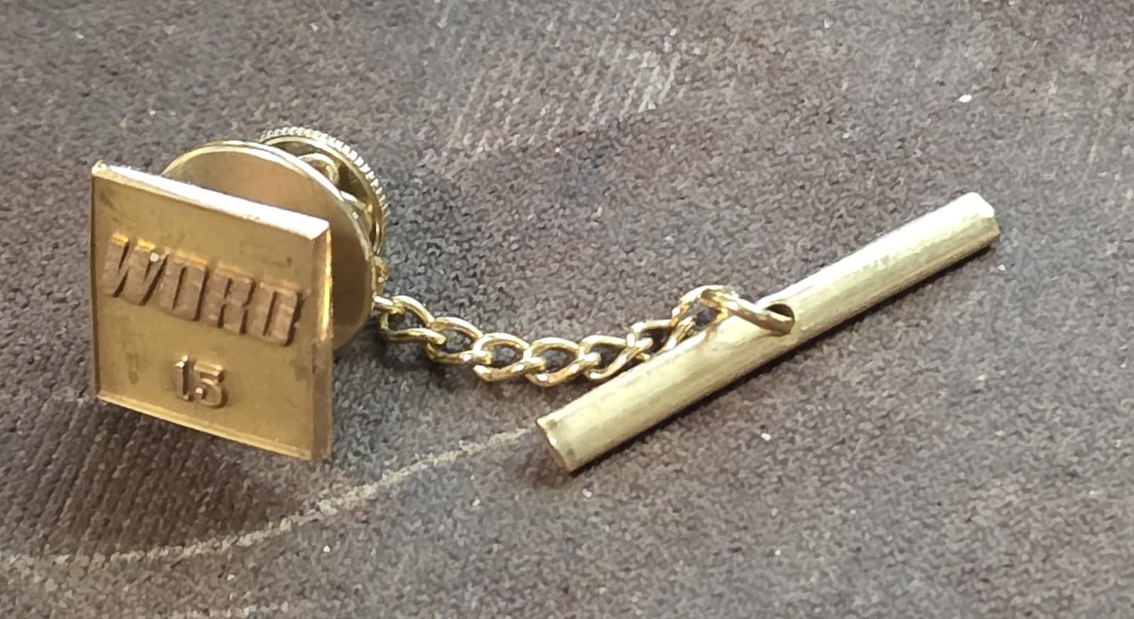 Vintage "WORD" 10k Gold 15 Yr Service Pin 1.5 Grams 3