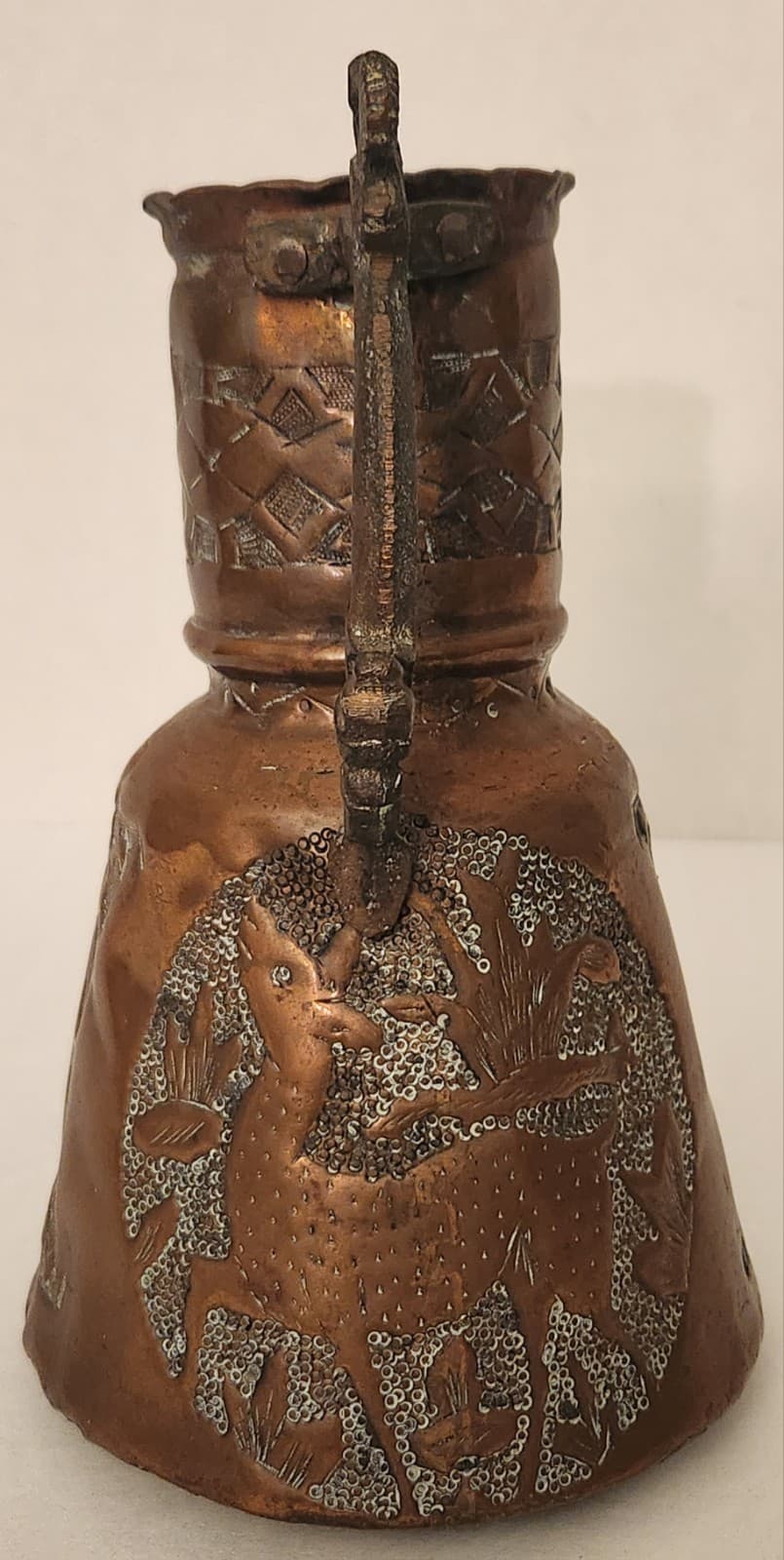 ANTIQUE MIDDLE EASTERN HAMMERED ETCHED ANIMAL COPPER COFFEE PITCHER 9.5"x7" 3