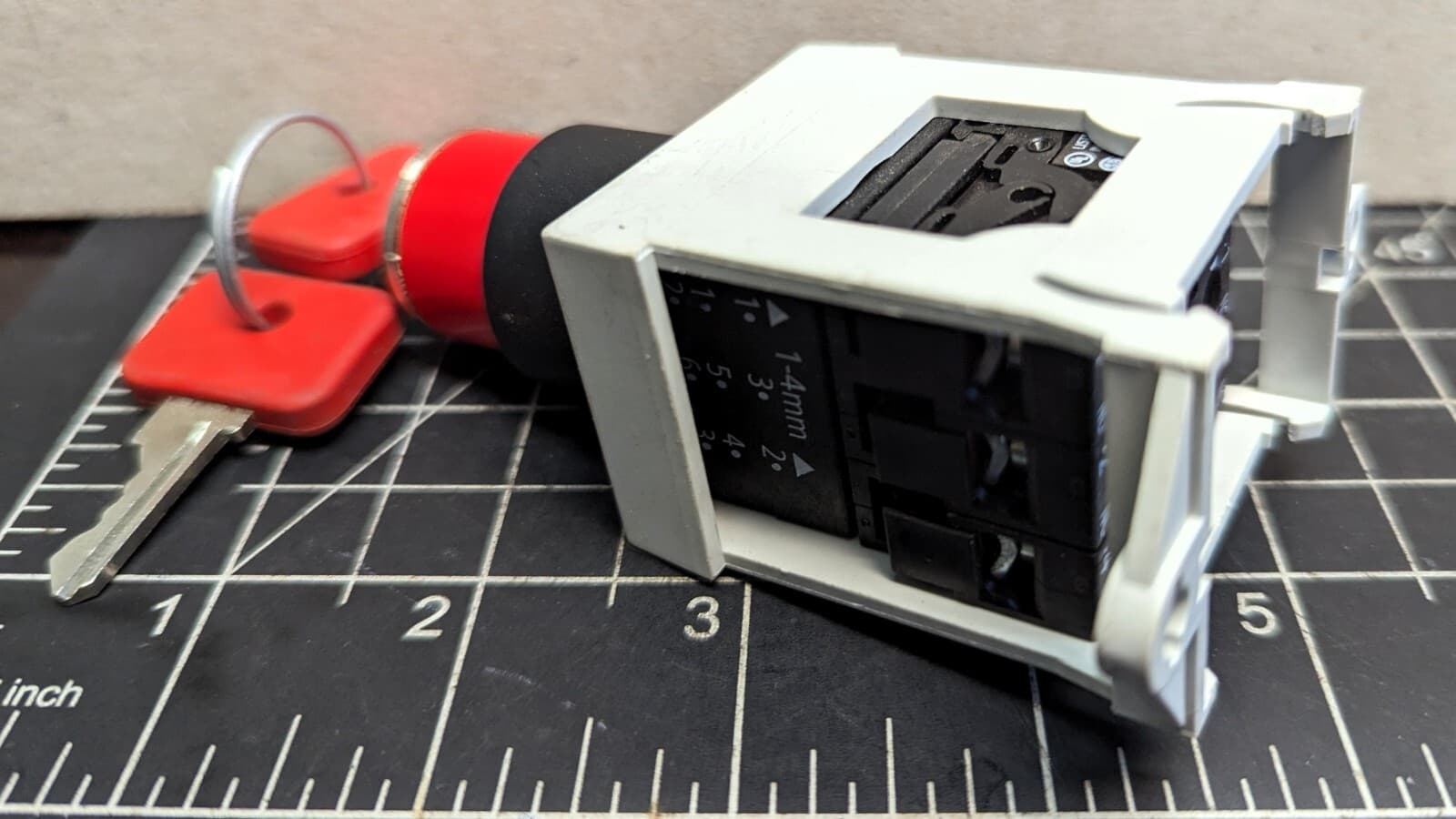 Siemens 22MM Key Switch Red Plastic Round Actuator Key-Operator NEW [A6B4] 5