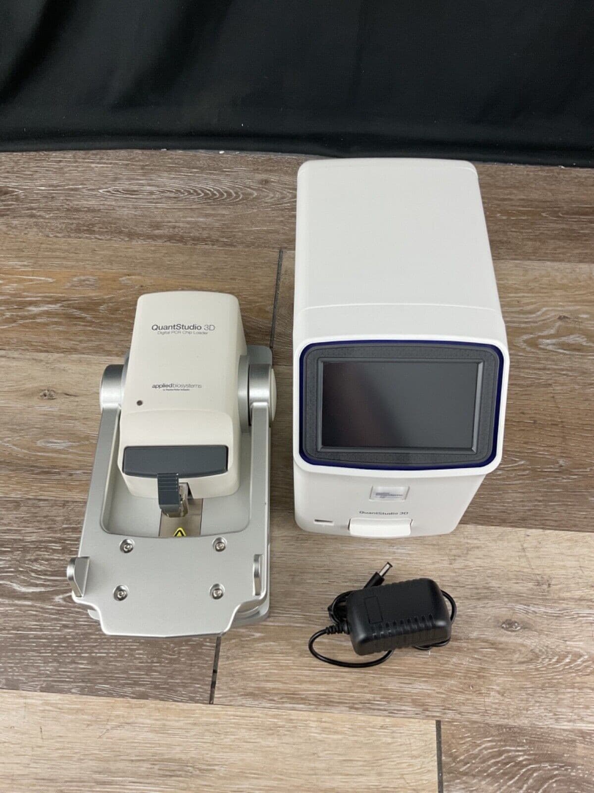Applied Biosystems QuantStudio 3D Digital PCR System w/ PCR Chip Loader 4482592 5