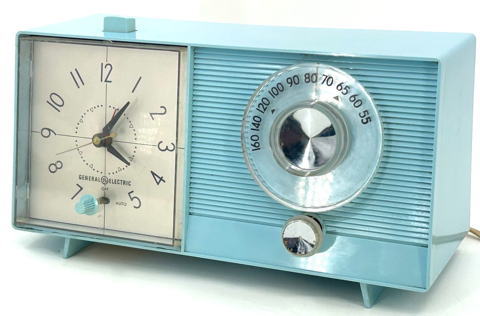 POWDER BLUE Mid Century Jetsons 1959 General Electric Model C-411A Tube AM Clock
