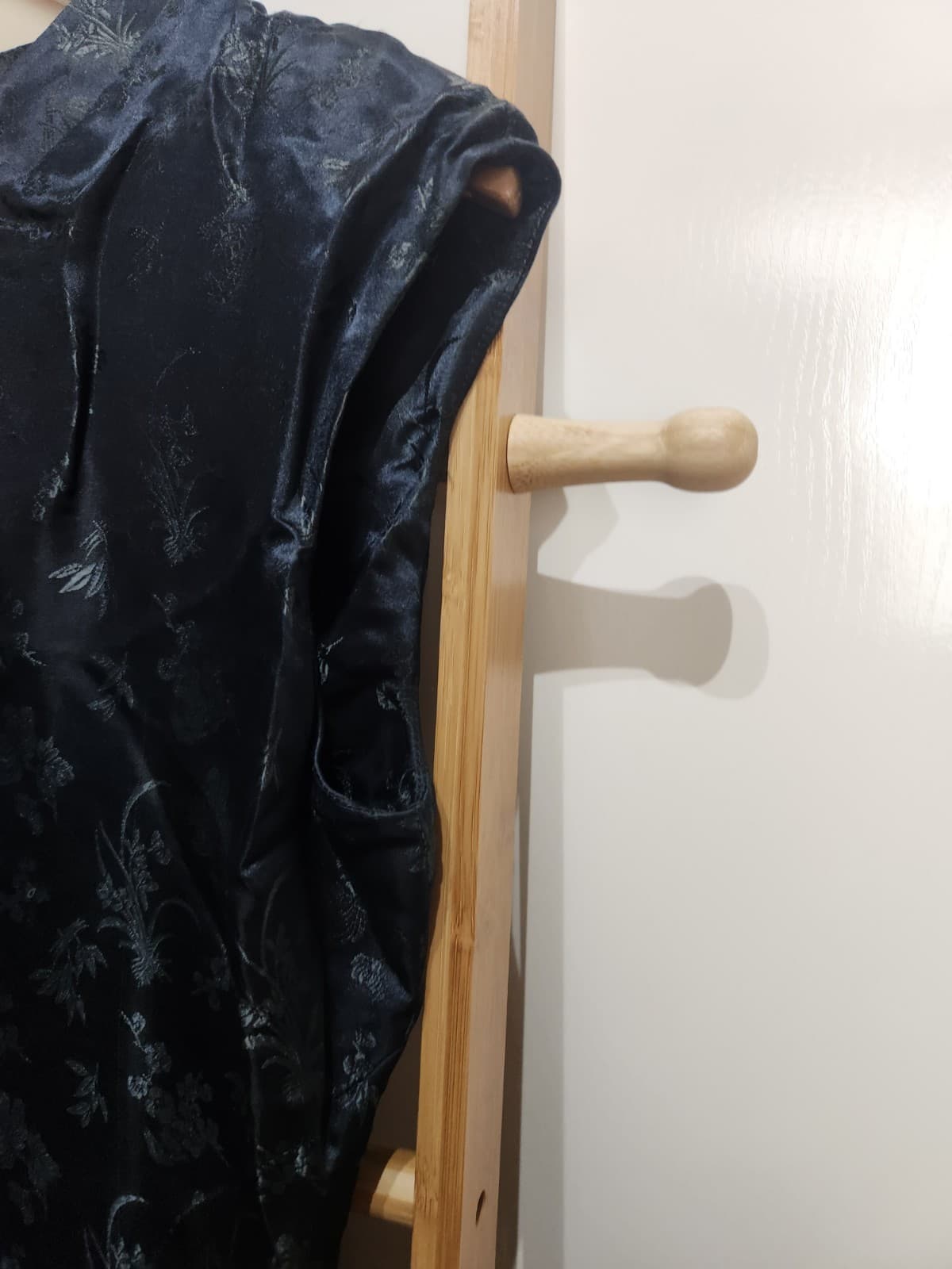 VINTAGE Carla Zampatti Black Floral Embossed Oriental Style Full Length Top 10 5