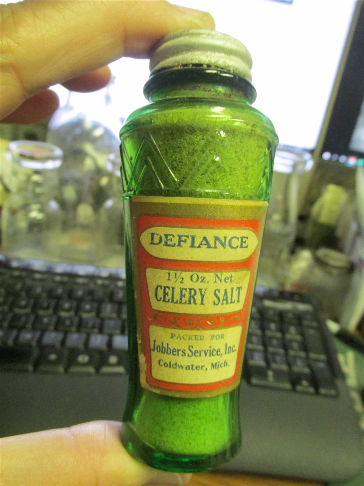 Coldwater, Mich. Defiance Celery Salt Jobbers Service Are Deco green Shaker MI