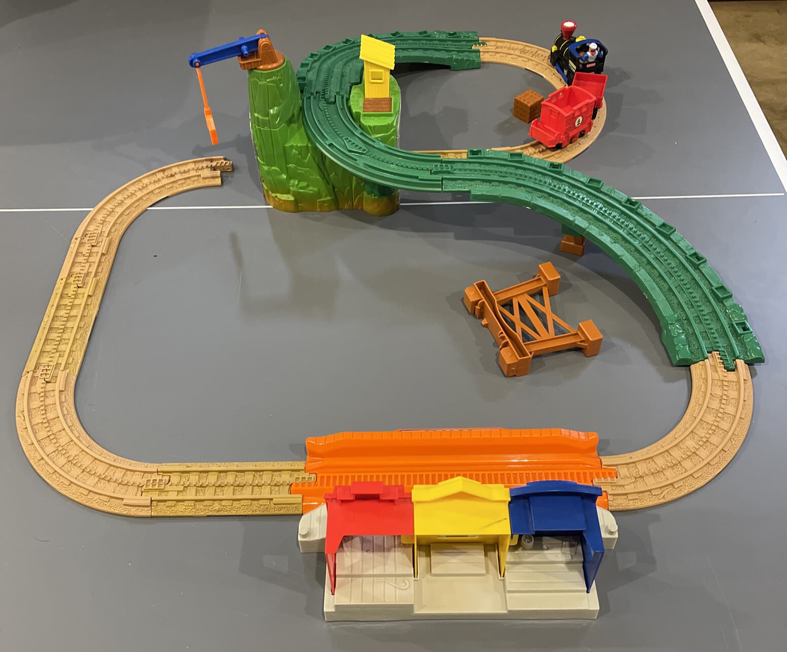 Fisher Price GEO TRAX Steam Engine & Samuel Set Timbertown Railway incomplete 2