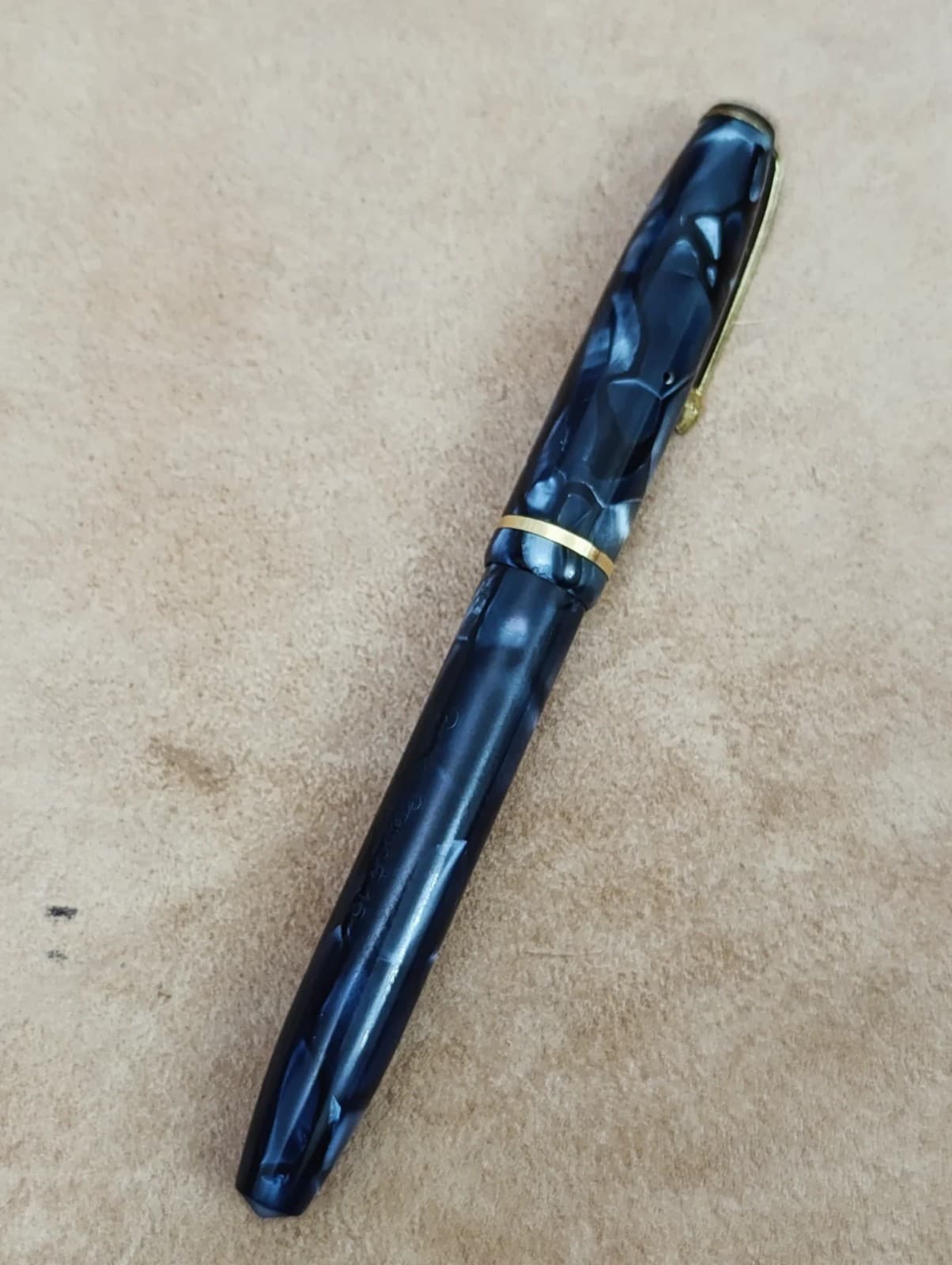 Vintage Conway Stewart No 15 14 CT Gold Nib Fountain Pen  4