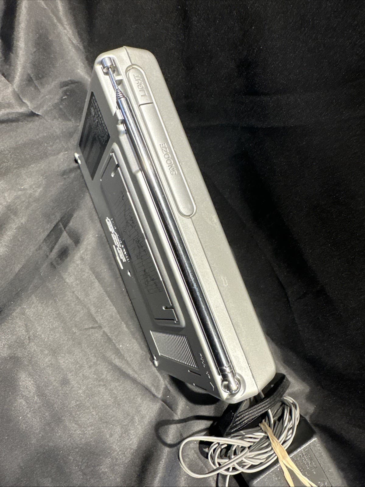 TESTED GRUNDIG Yacht Boy YB 400 PE World Receiver AM FM Short Medium Long Wave 6