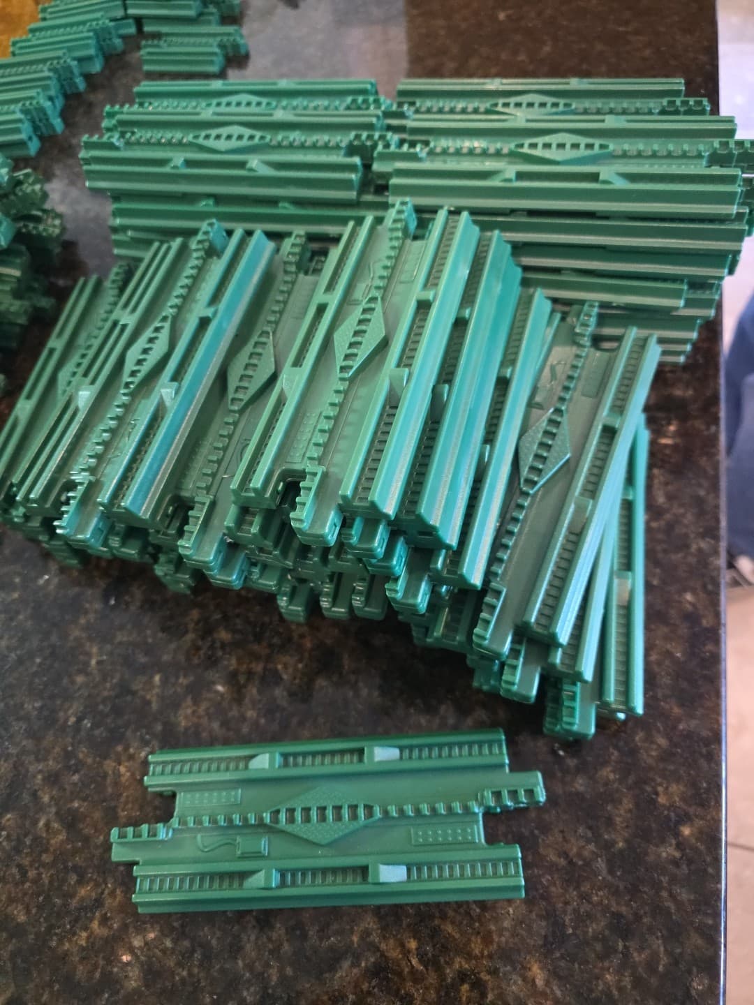 GeoTrax Lot Of 61 Green Replacement Track 7"
