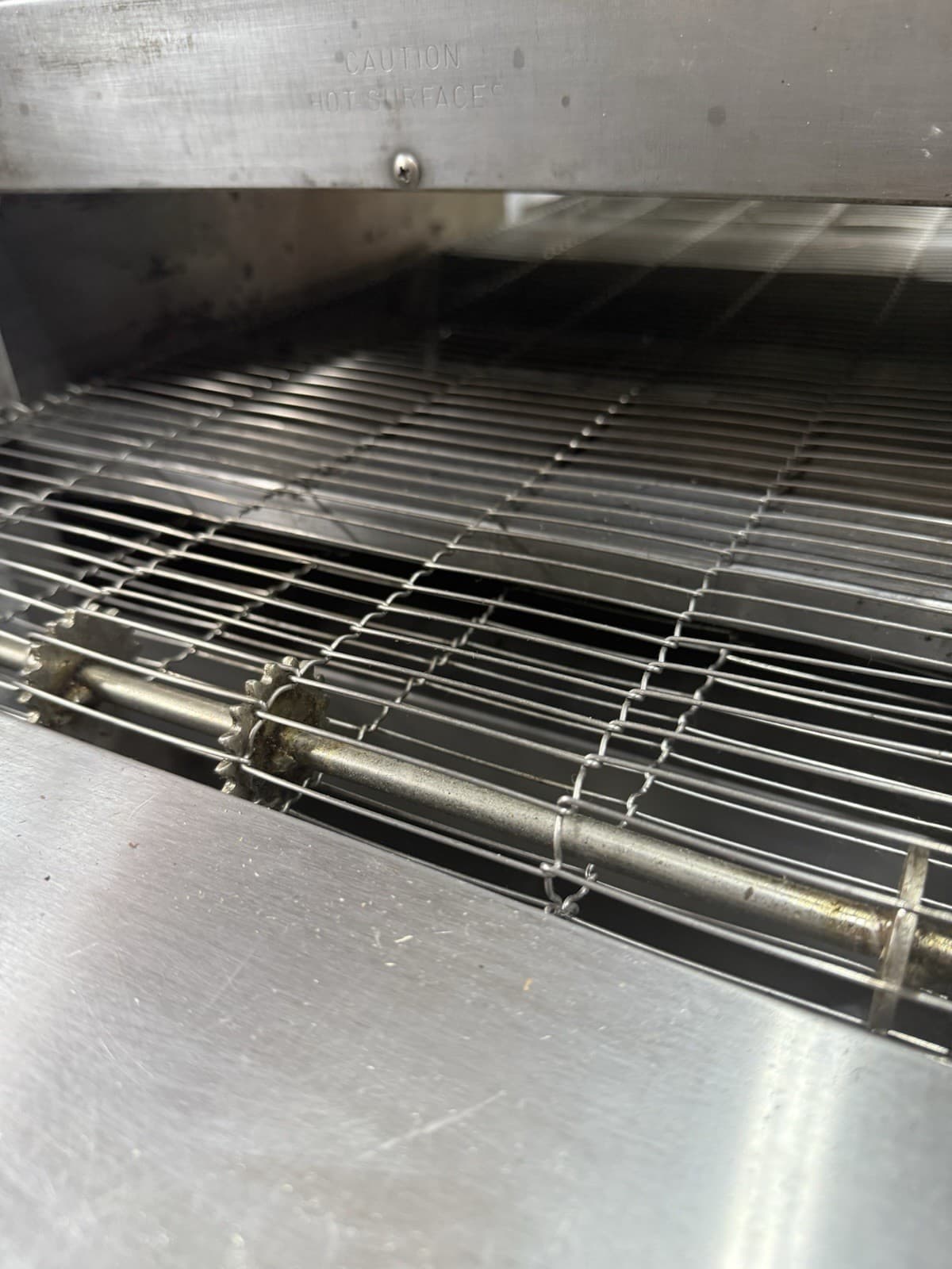 DoughPro Conveyor Pizza Oven C018H Needs Bulbs 4