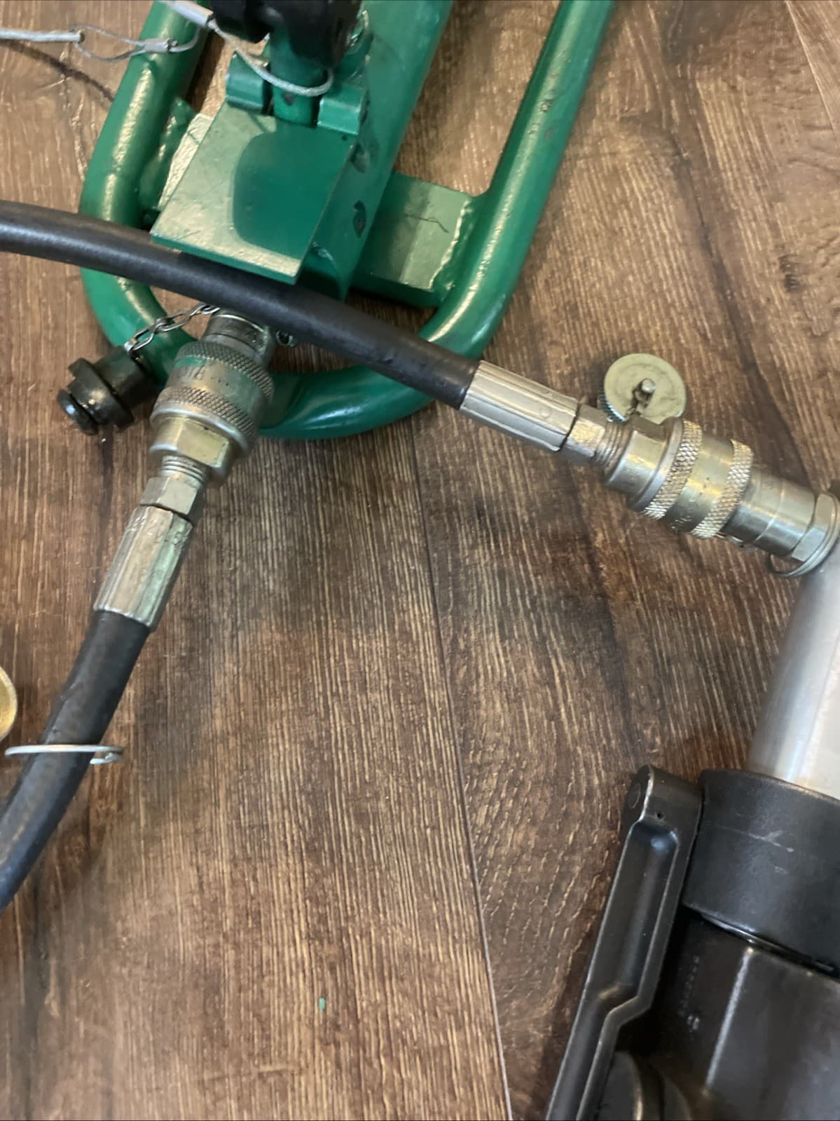 Greenlee 800 Hydraulic cable bender With 1725 foot pump 350 MCM - 1000 MCM 5