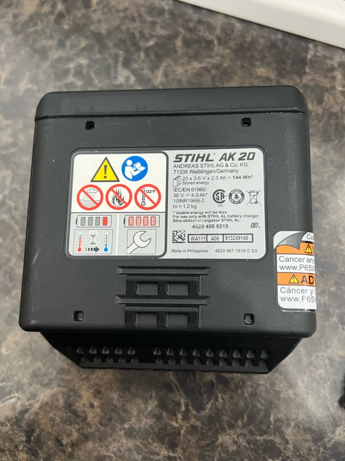 AK 20 NEW STIHL AK20 batteries 36 VOLTS