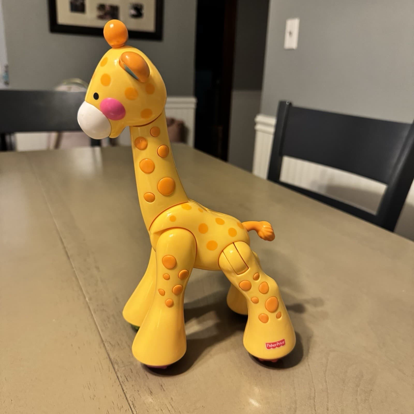 Fisher Price Amazing Giraffe Click & Clack Animal Noise Maker Toy Textured 2