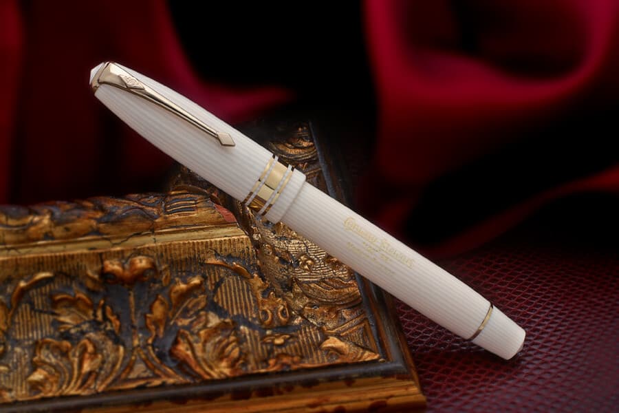 Conway Stewart 100 Series Creamy White Casein LE F/Pen - with box & papers 5