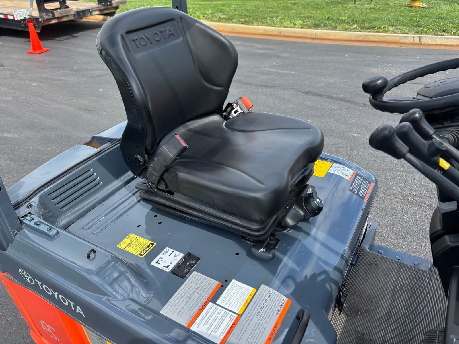 2023 Toyota 8FBE20U Forklift - Very Low Hours- Barely Used!  FREIGHT INCLUDED! 6