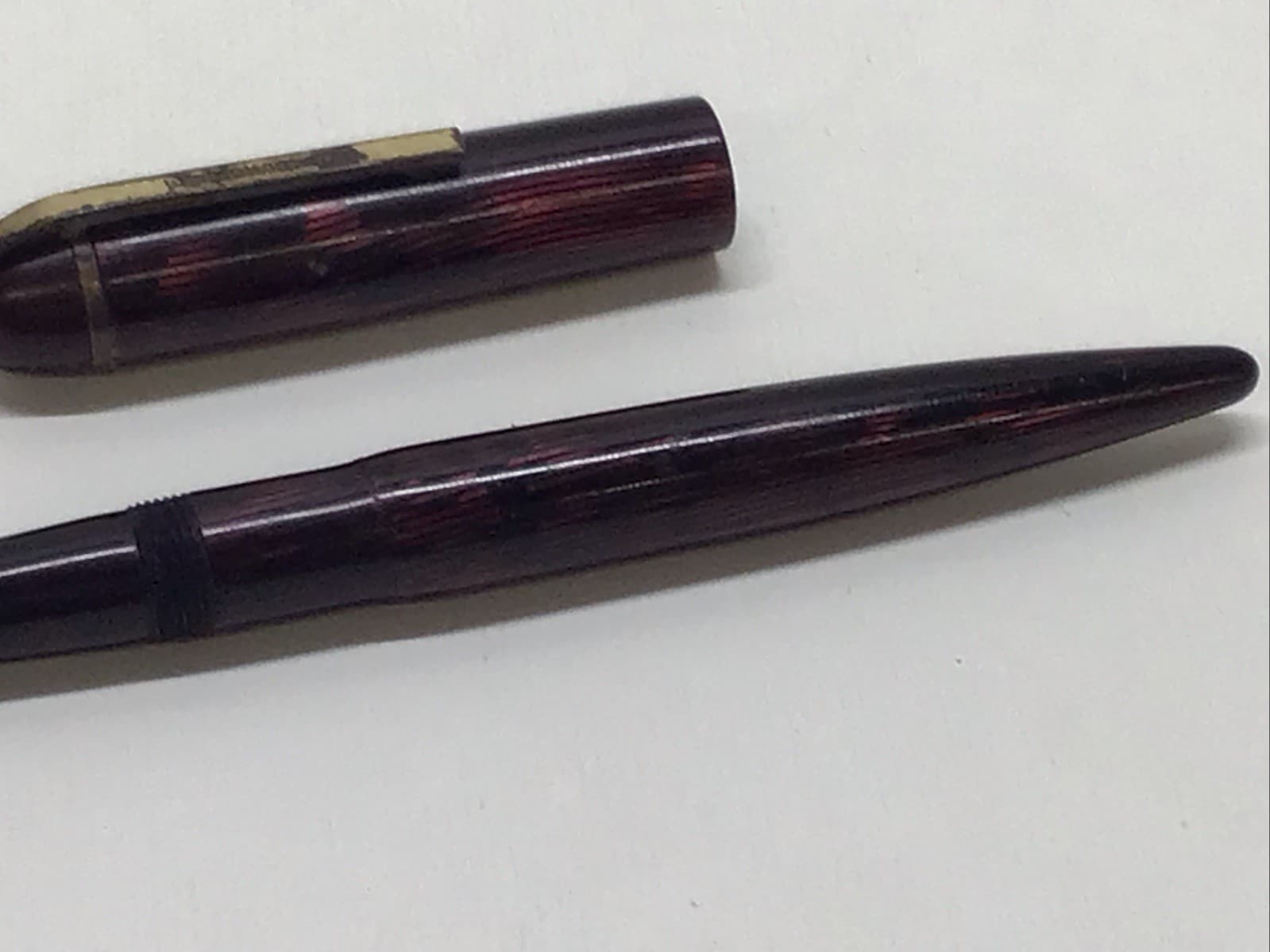 Vintge 1940s Wahl-Eversharp Dreyfuss Skyline 14K Gold Nib Red Moire Fountain Pen 6