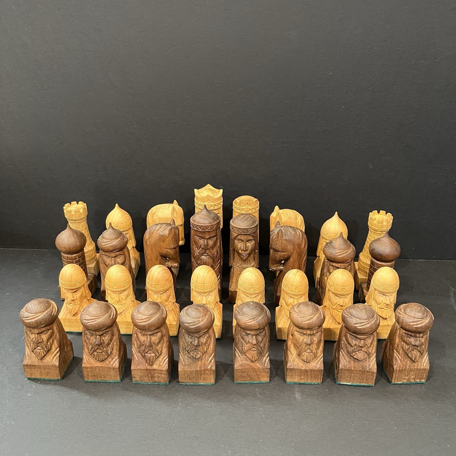 Hand Carved Wood 32 Chess Pieces Spain Crusaders & Moors Felted Bottom