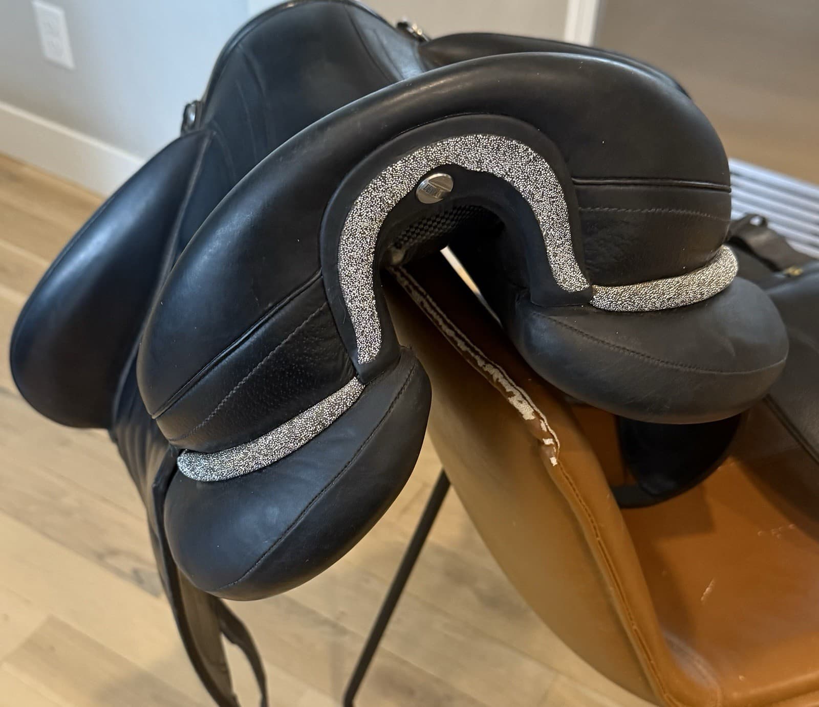 17” seat 2019 Devoucoux Makila Harmonie Saddle - 1A Flap Full Buffalo Leather 3