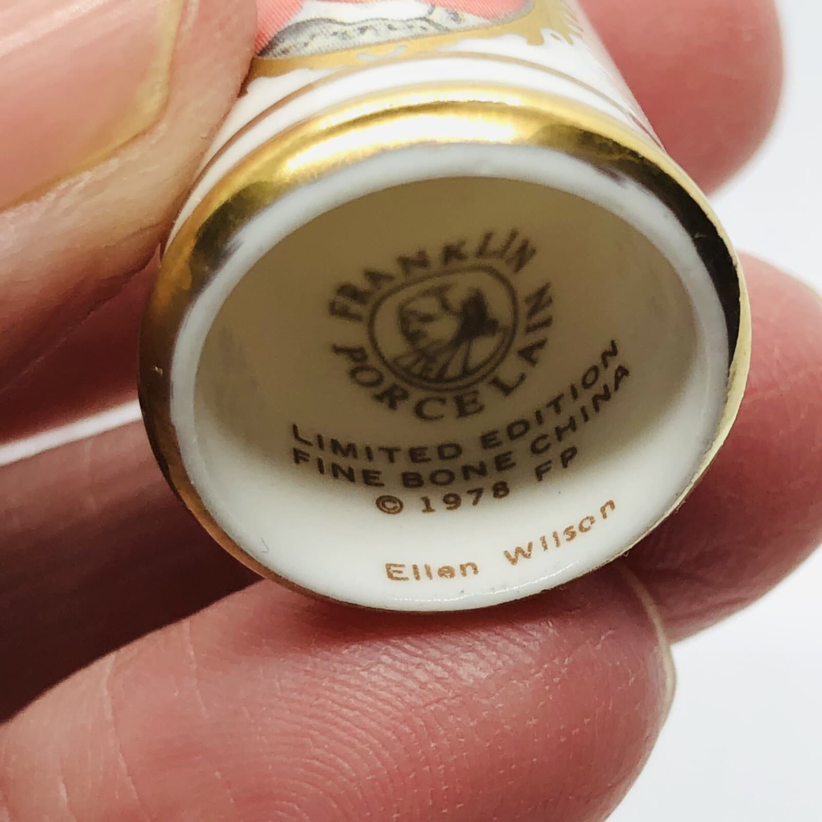 1978 First Lady Fine Bone China Franklin Porcelain Thimble - Ellen Wilson 3