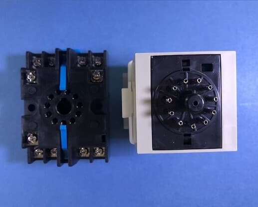 AT11DN-2  Autonics  Analog Timer 24VAC/VDC  With Socket Base 11pin 4