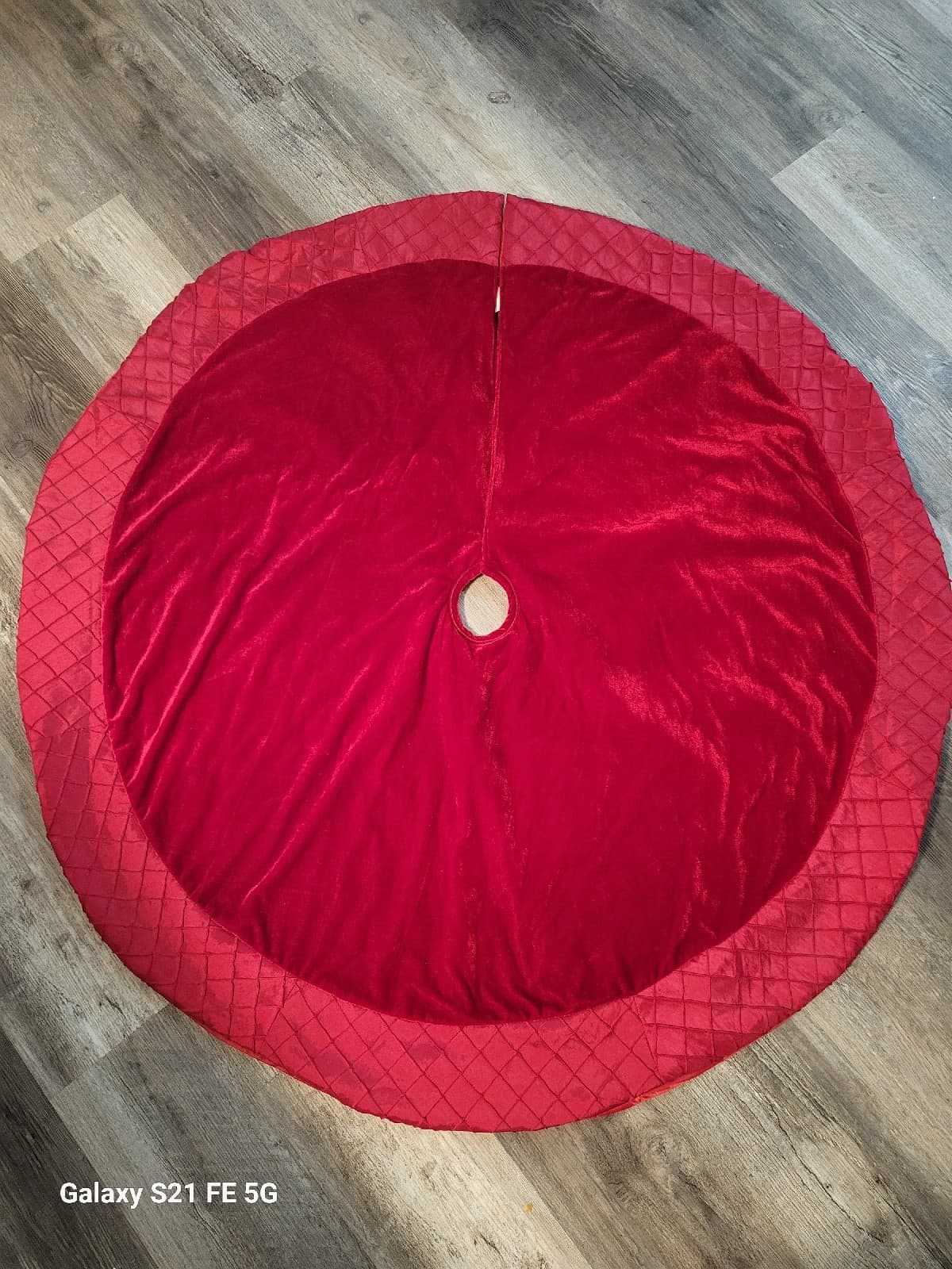 CHRISTMAS TREE SKIRT RED VELVET w/ satin trim 48" round