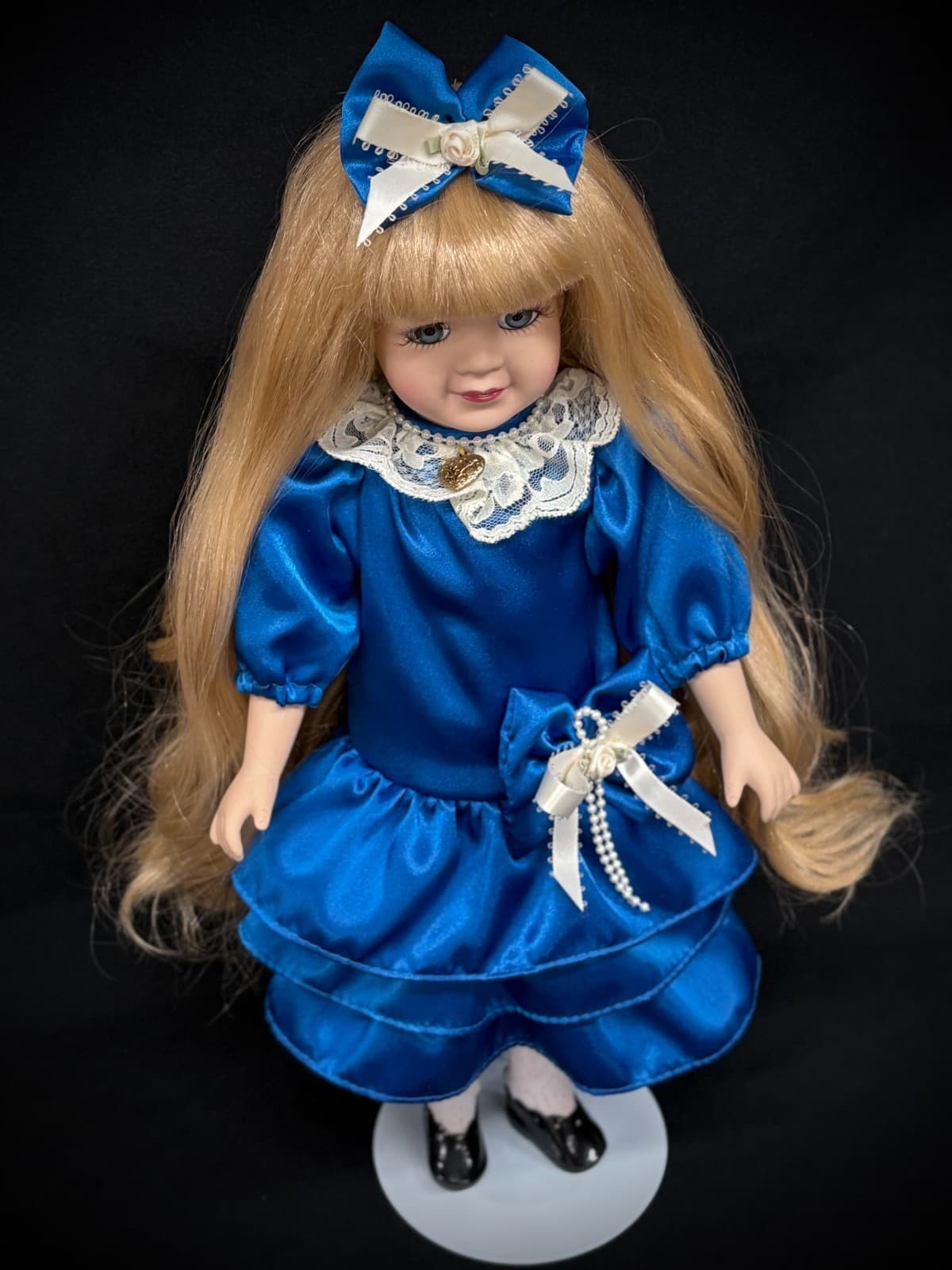 Haunted Doll 16" ~ BECKY, Age 19 ~ ACTIVE ~ Cosmetology Student, Bubbly, Social 6