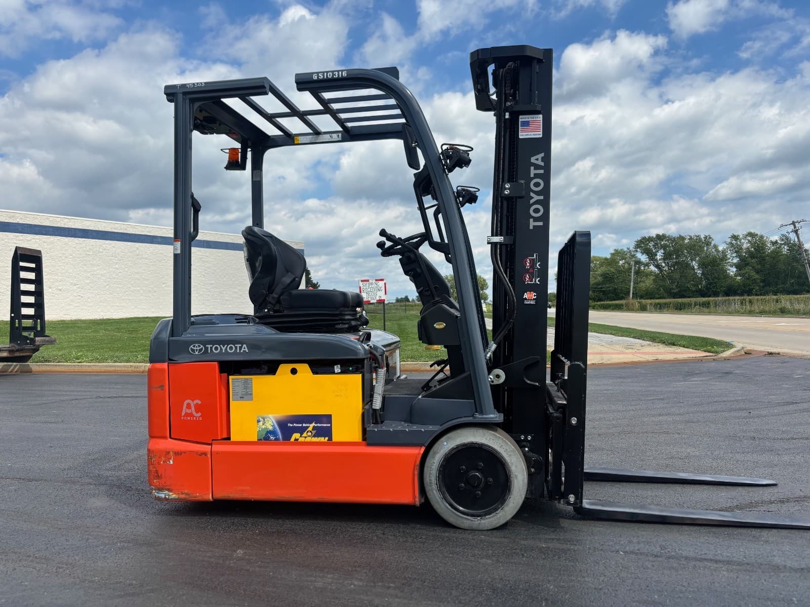 2023 Toyota 8FBE20U Forklift - Very Low Hours- Barely Used!  FREIGHT INCLUDED! 2