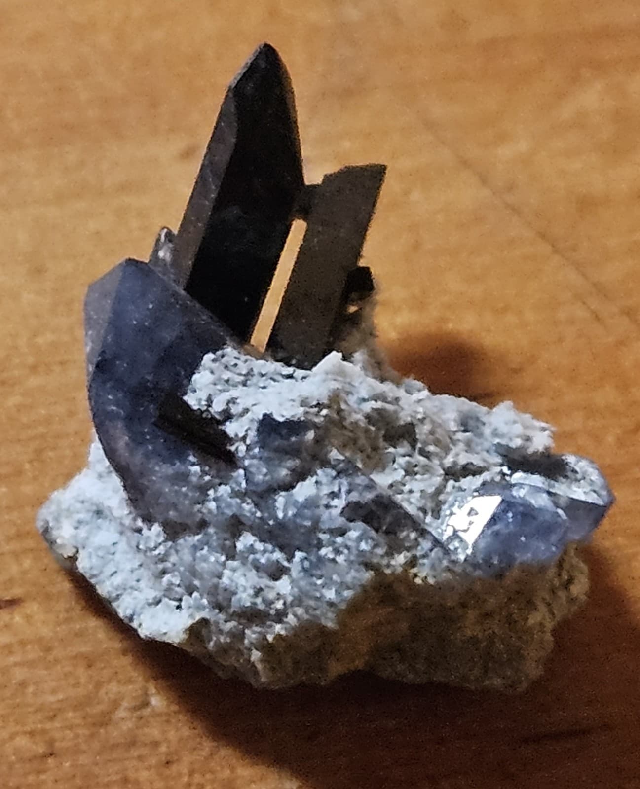 benitoite with neptunite thumbnail specimen 6