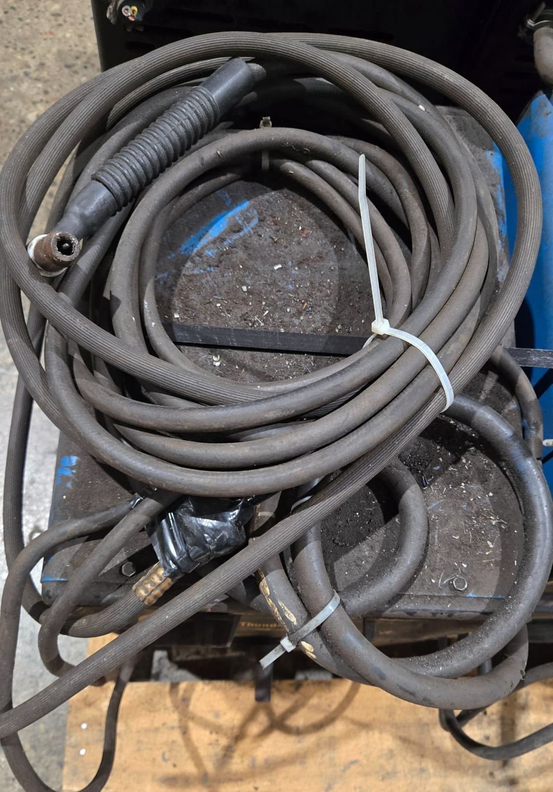 MILLER THUNDERBOLT XL 300 ARC WELDER USED 200/300 AMP POWER SOURCE 3