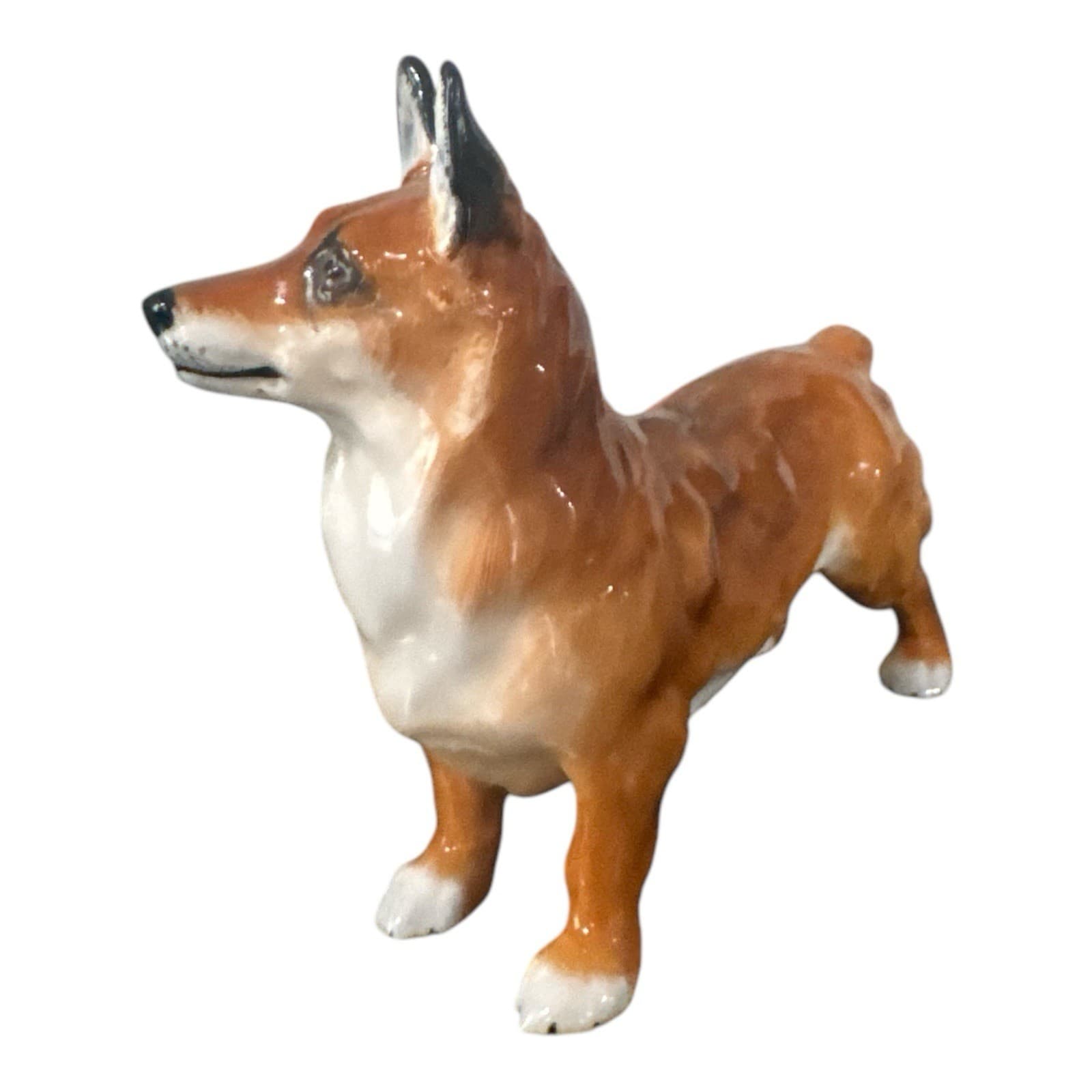 Royal Doulton Welsh Corgi figurine HN2559 Excellent Condition 3.5”x4.5” 2