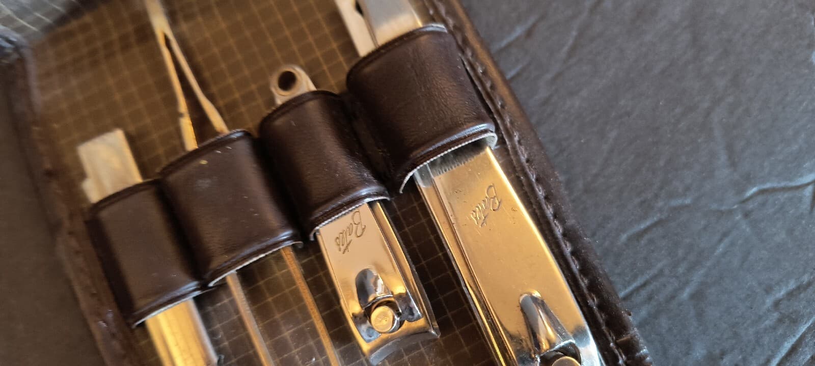 Vintage Mens Grooming Set In Brown Leather Case Mid Century Bates 6