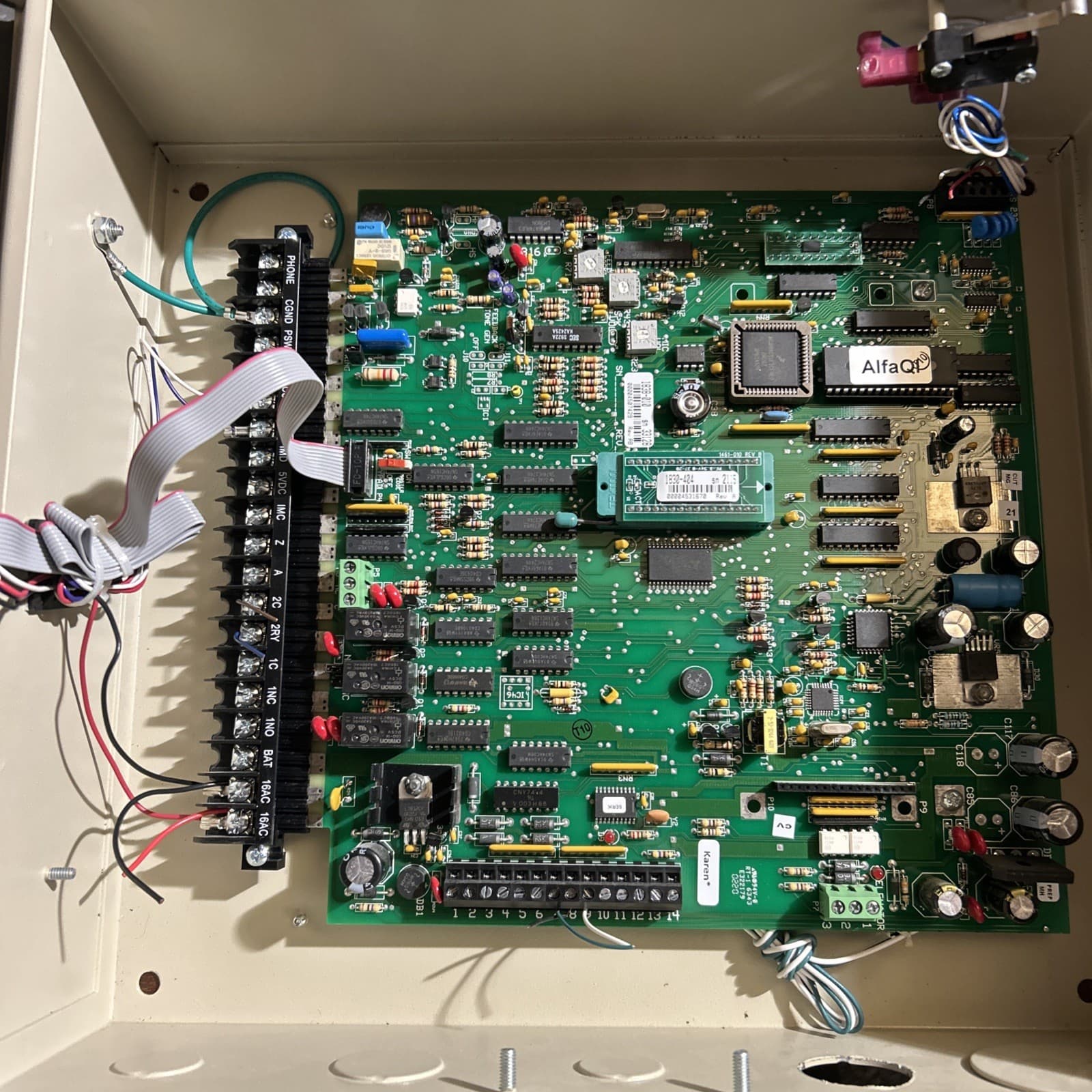 Doorking 1838-010 w/1830-404 chip plus 4 Prox Readers and 1830-180 Convertor  2