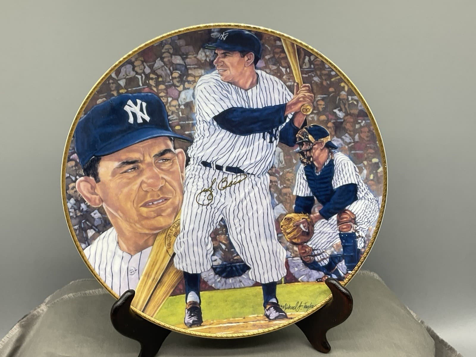 Vintage Yogi Berra Gartlan "It Ain't Over" Commemorative Plate-No. 679 - Signed 4