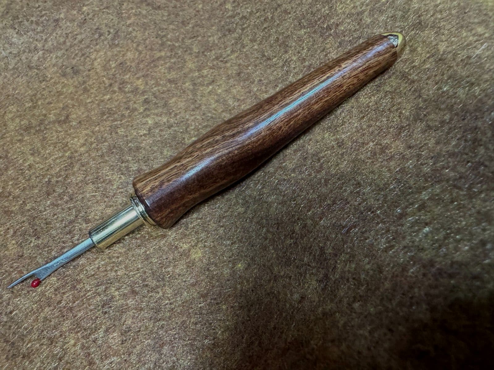Hand carved Che-Chen seam ripper sewing Gold finish