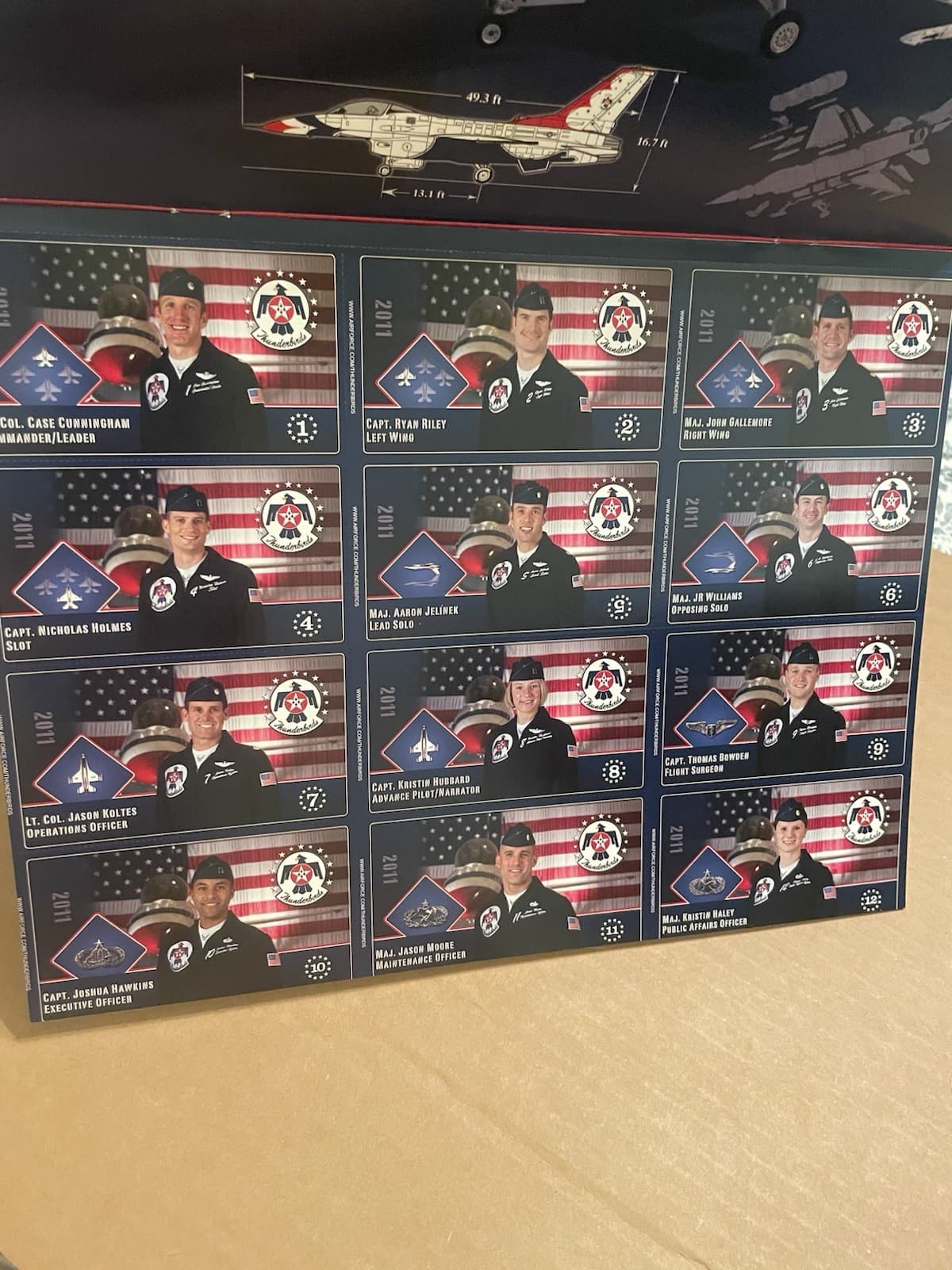 2011 USAF Thunderbirds Promotional Booklet Airmen First w/Trading Cards Inside ! 4