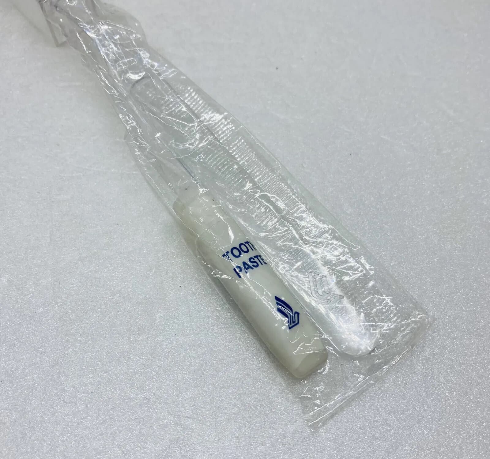 Vintage Givenchy For Singapore Airlines Zippered Bag Socks Toothbrush Set 16 5