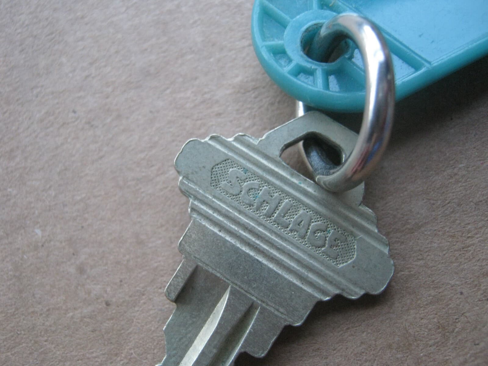 Vintage Hotel Room Key # 165 Howard Johnson's Motor Lodge Greenfield MASS 01301 6