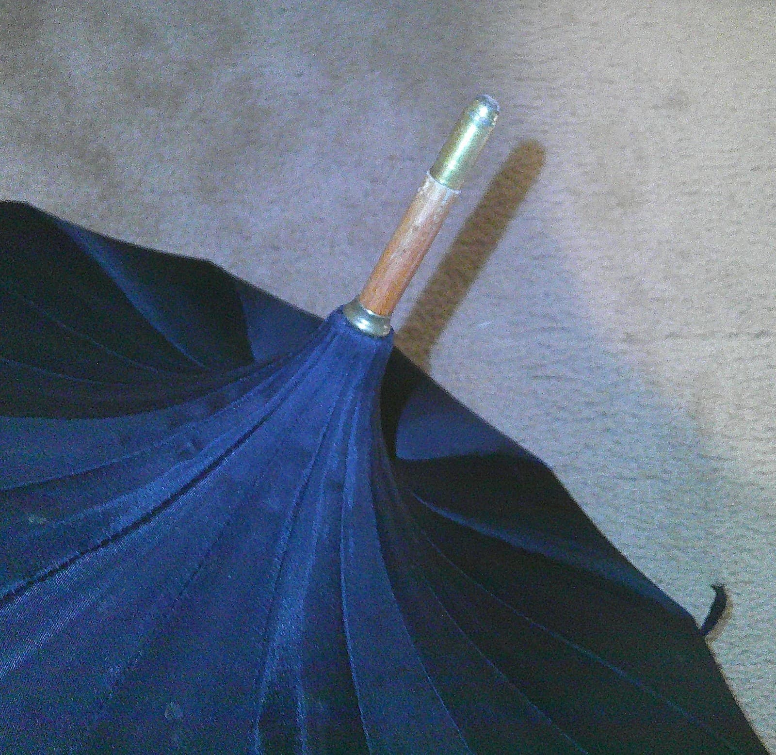 Antique 1930s-40s Toledo Pagoda Umbrella Black 16 Rib Faux Tortoiseshell Handle 4