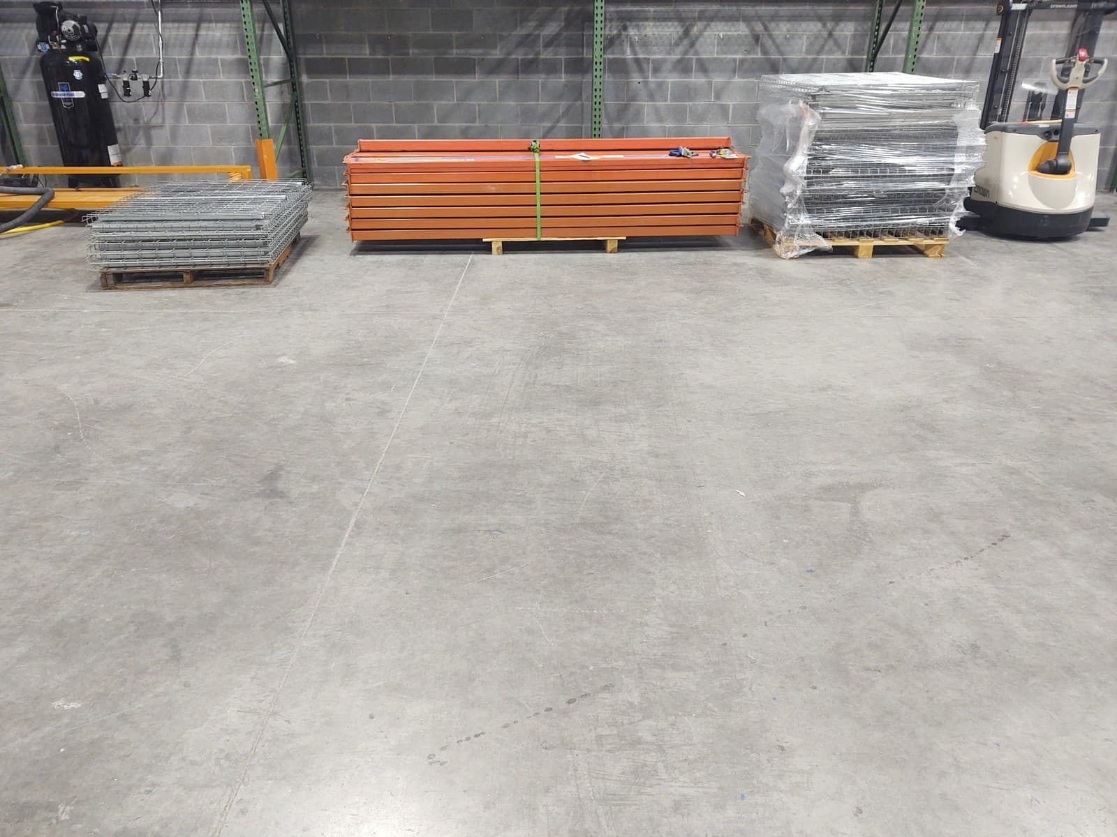 UPRIGHTS - 10 COUNT, BEAMS - 36 COUNT, WIRE DECK 52’’ -12 COUNT, 46’’ - 34 COUNT 2