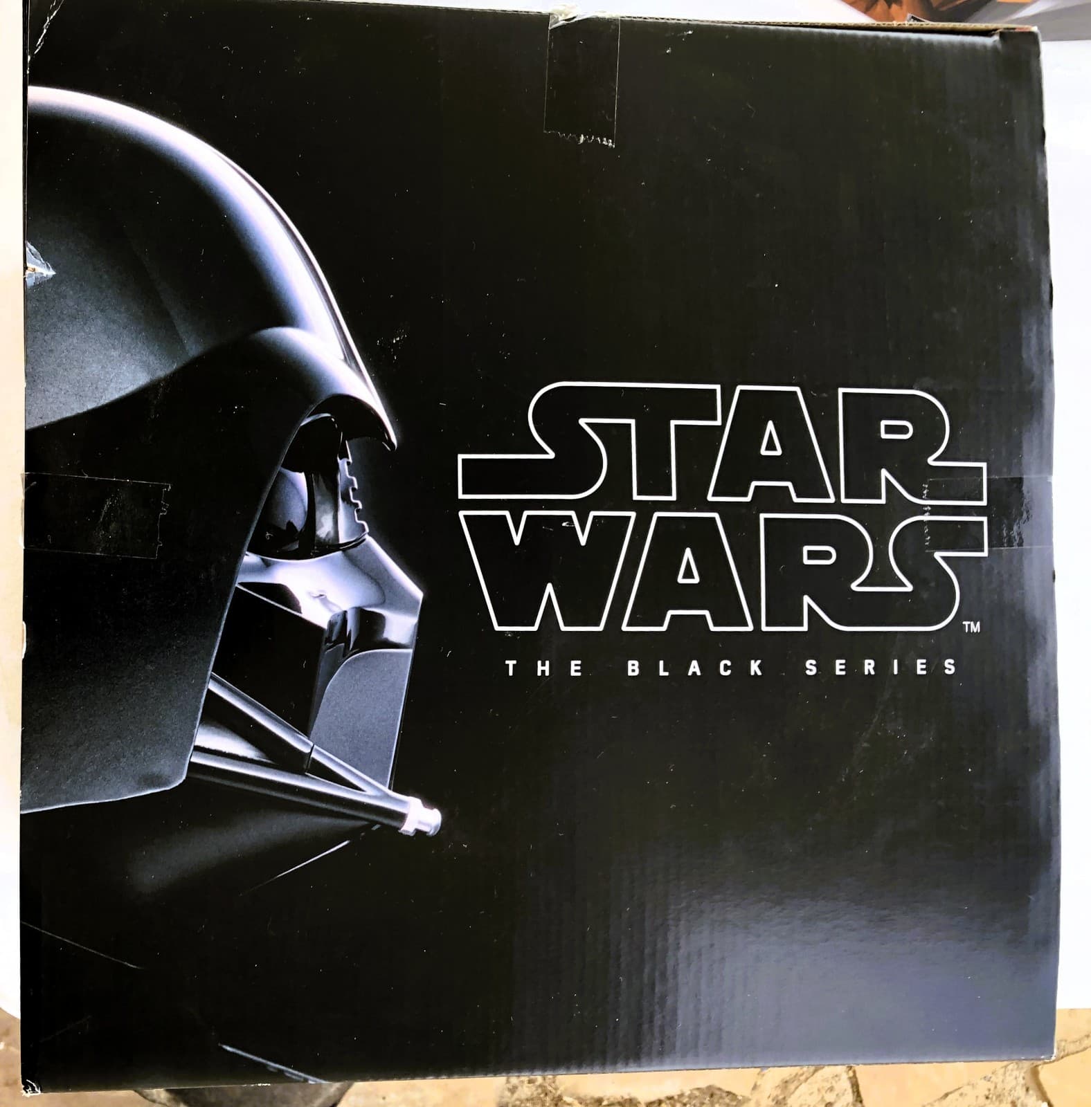 HASBRO STAR WARS BLACK SERIES PREMIUM ELECTRONIC HELMET DARTH VADER 4