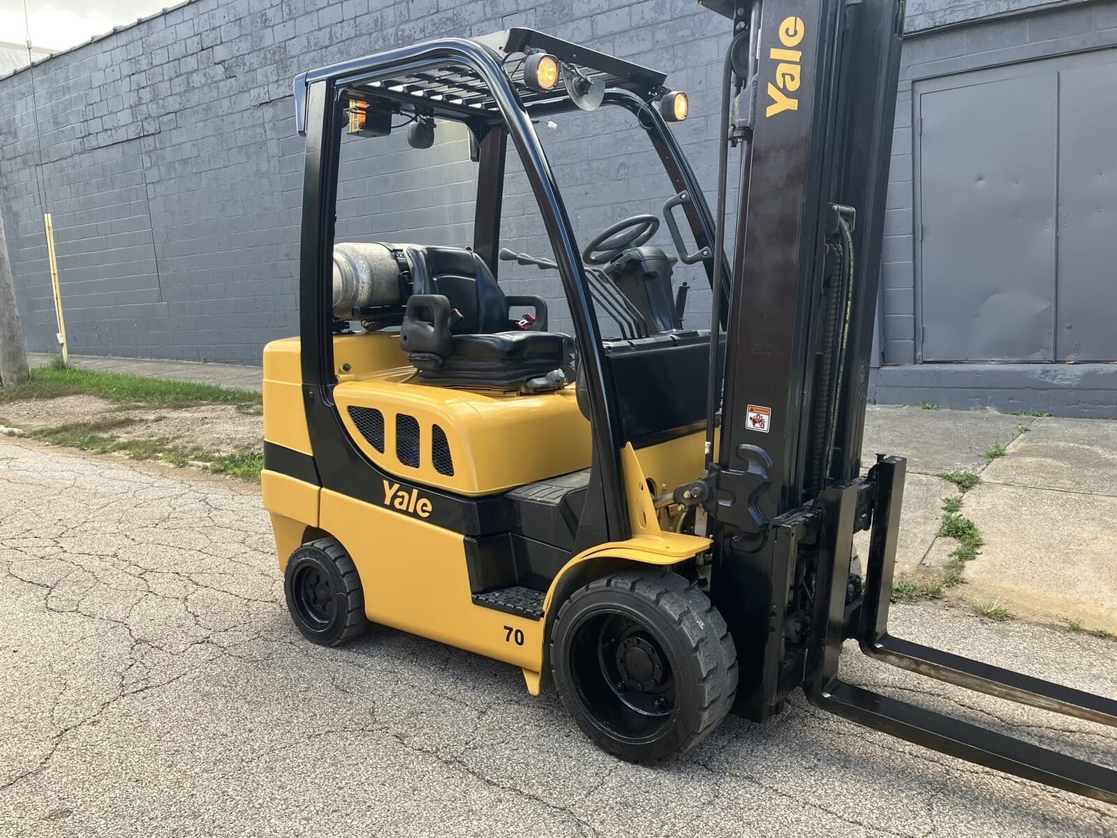 2016 Yale 7000 Forklift With Side Shift and Triple Mast 6