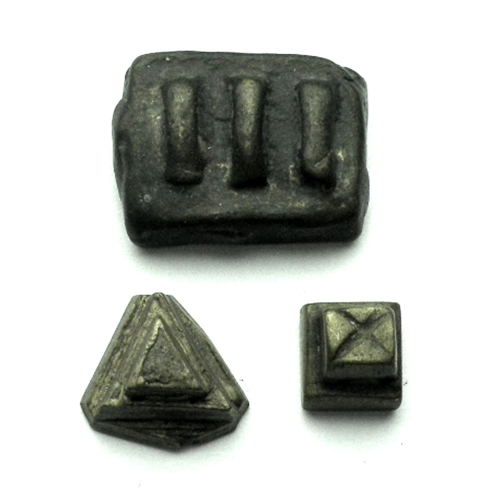 3 BRASS AFRICAN ASHANTI AKAN GEOMETRIC GOLD WEIGHTS 1400-1720 AD 27.6g. Lot 14