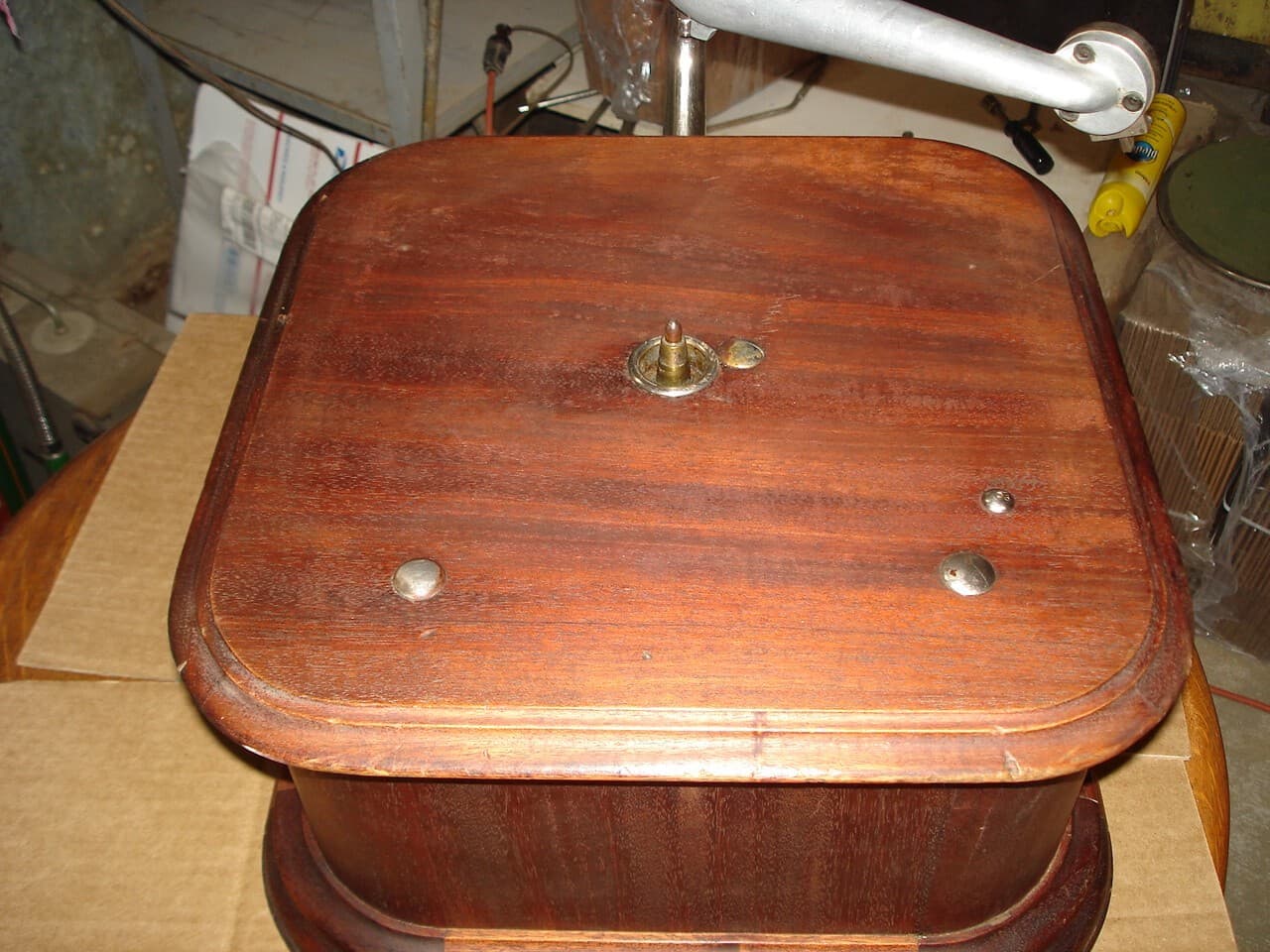 Columbia BD 'Majestic' Phonograph 6