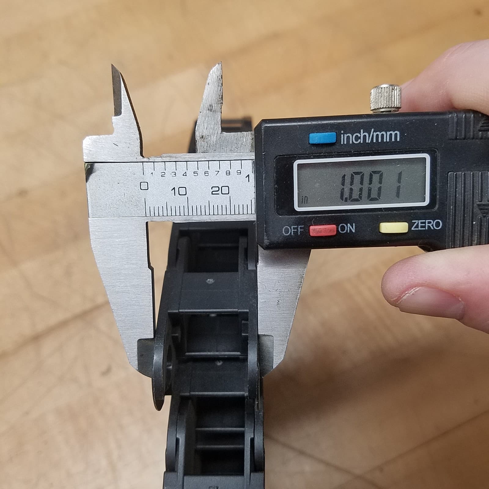 Igus 10.015.028 Cable Carrier, 40" - USED 4