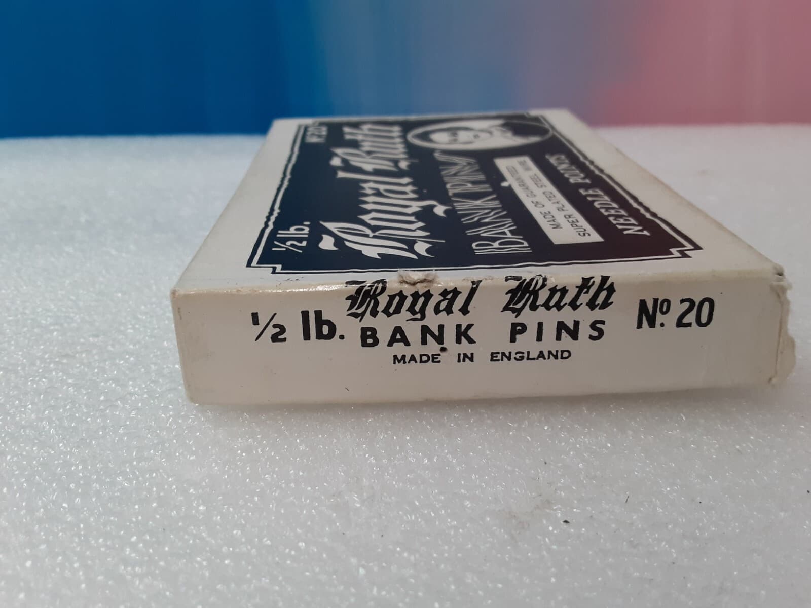 ROYAL RUTH vintage Bank Pins Needle Points No. 20 Retro Box Advertising 1/2 lb. 2