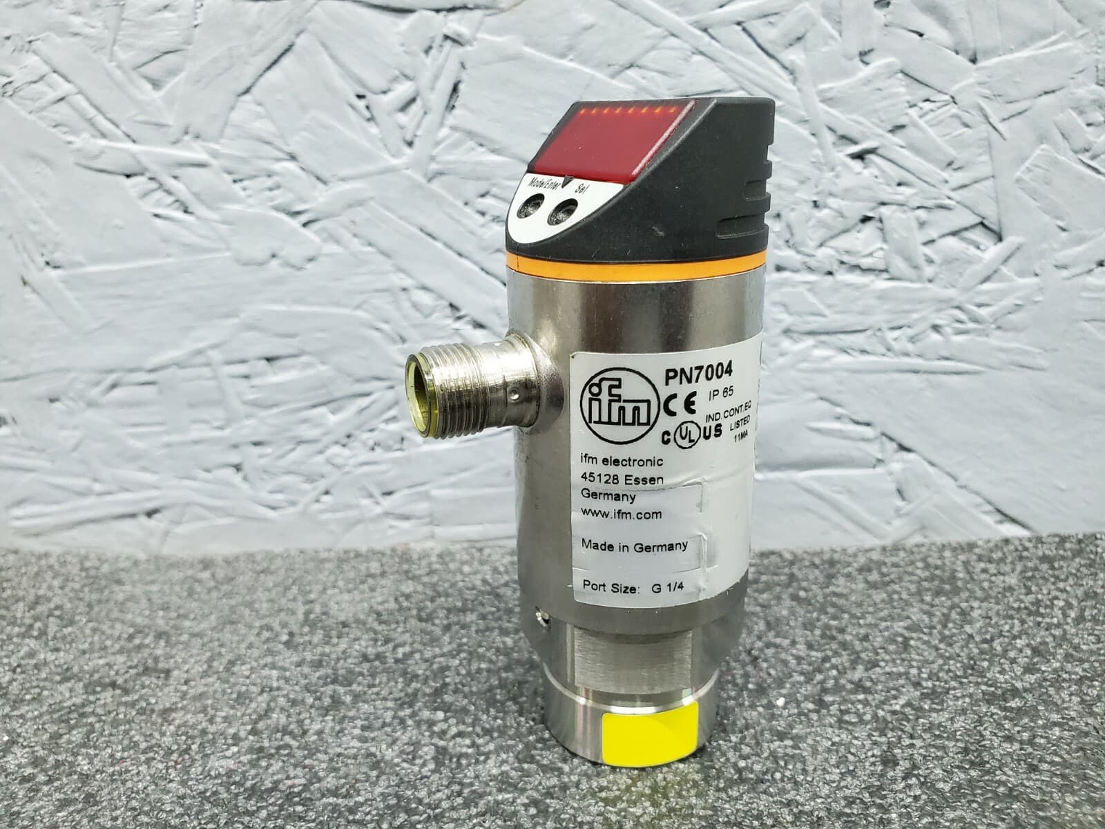 IFM Efector PN7004 Electronic Pressure Sensor Range -14-145 PSI, 18-36 VDC