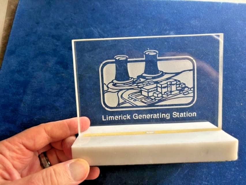VTG 1980's LIMERICK NUCLEAR GENERATING STATION (Pa.) - Glass/Marble Display