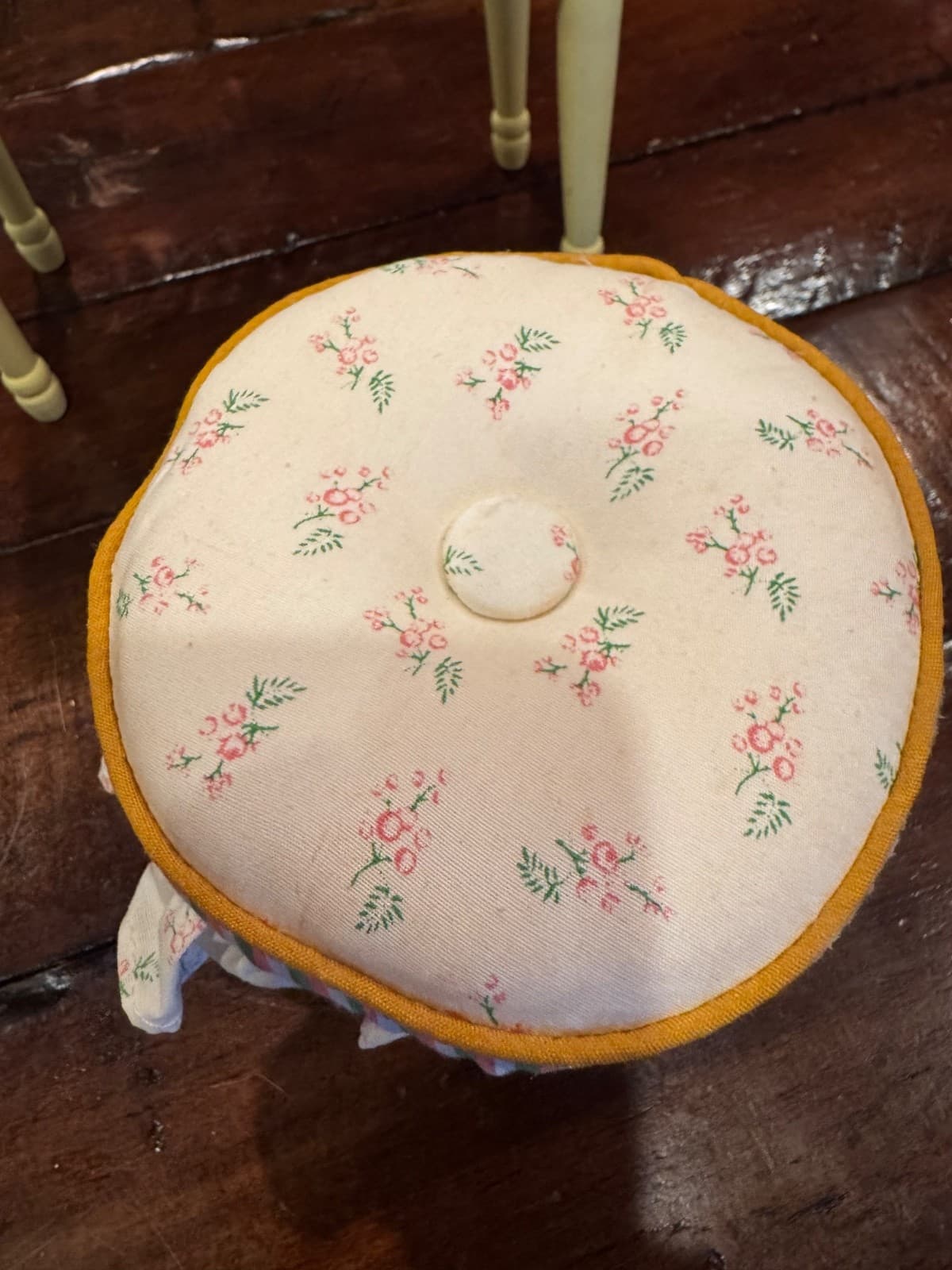 RARE - Vintage - Mary Engelbriet Vanity & Stool in original box 4