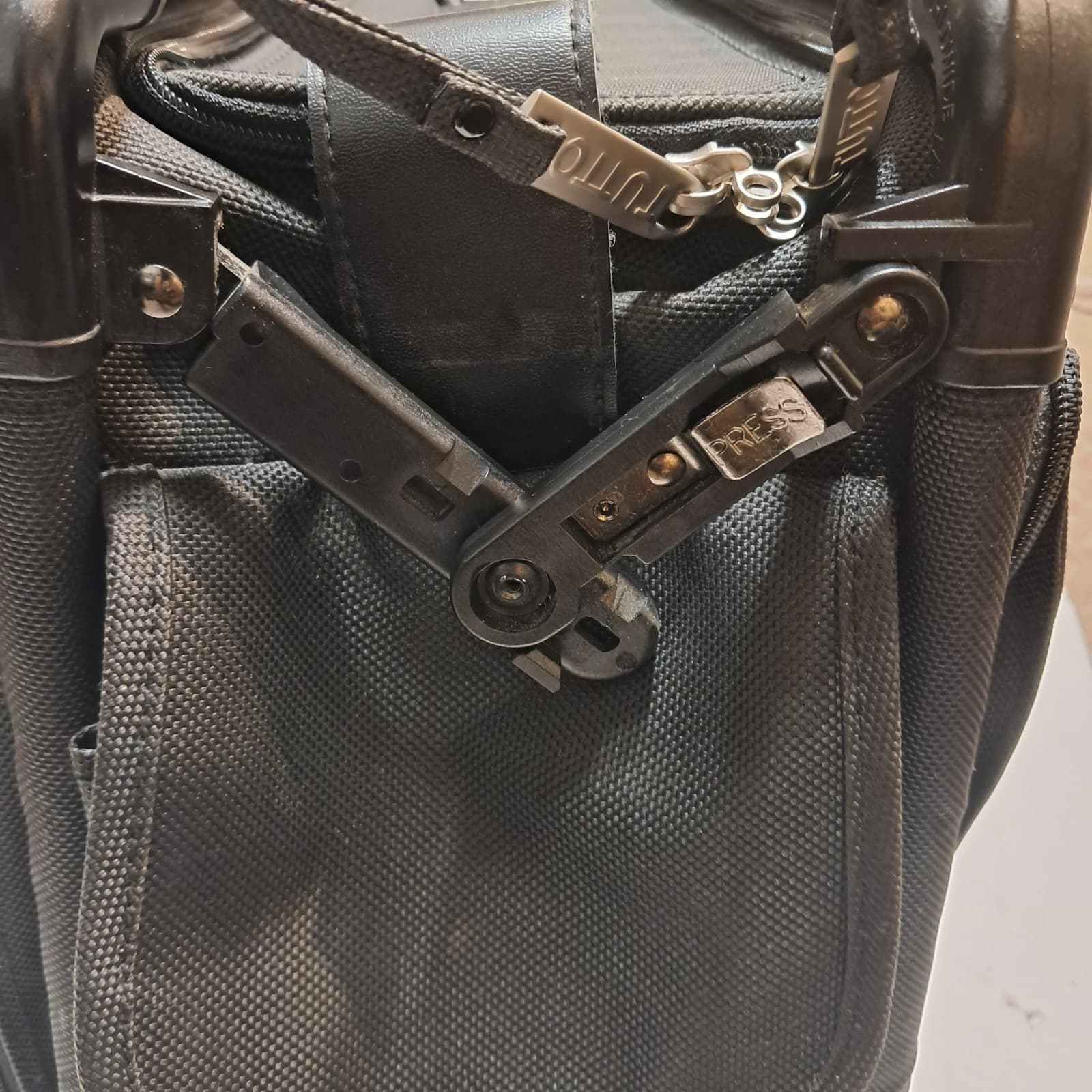 Tutto Sewing Machine Case On Wheels Black Collapsible 20x12x8 6