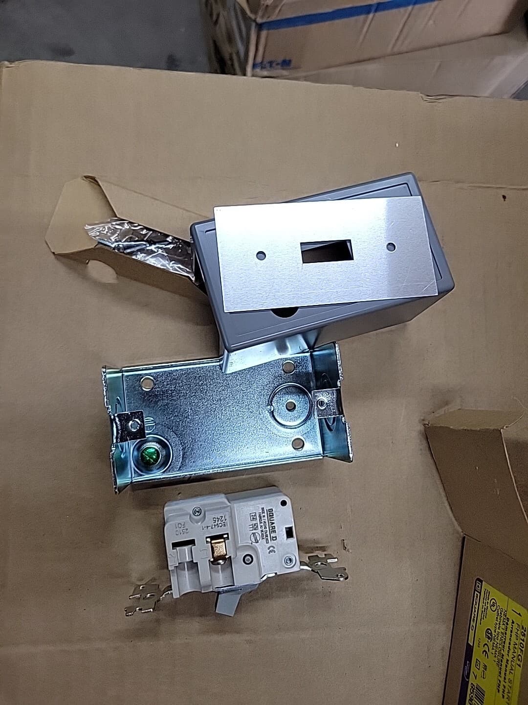 NEW SQUARE D 2510-FG1 2510FG1 FHP MANUAL STARTER NEMA 1 ENCLOSURE 4