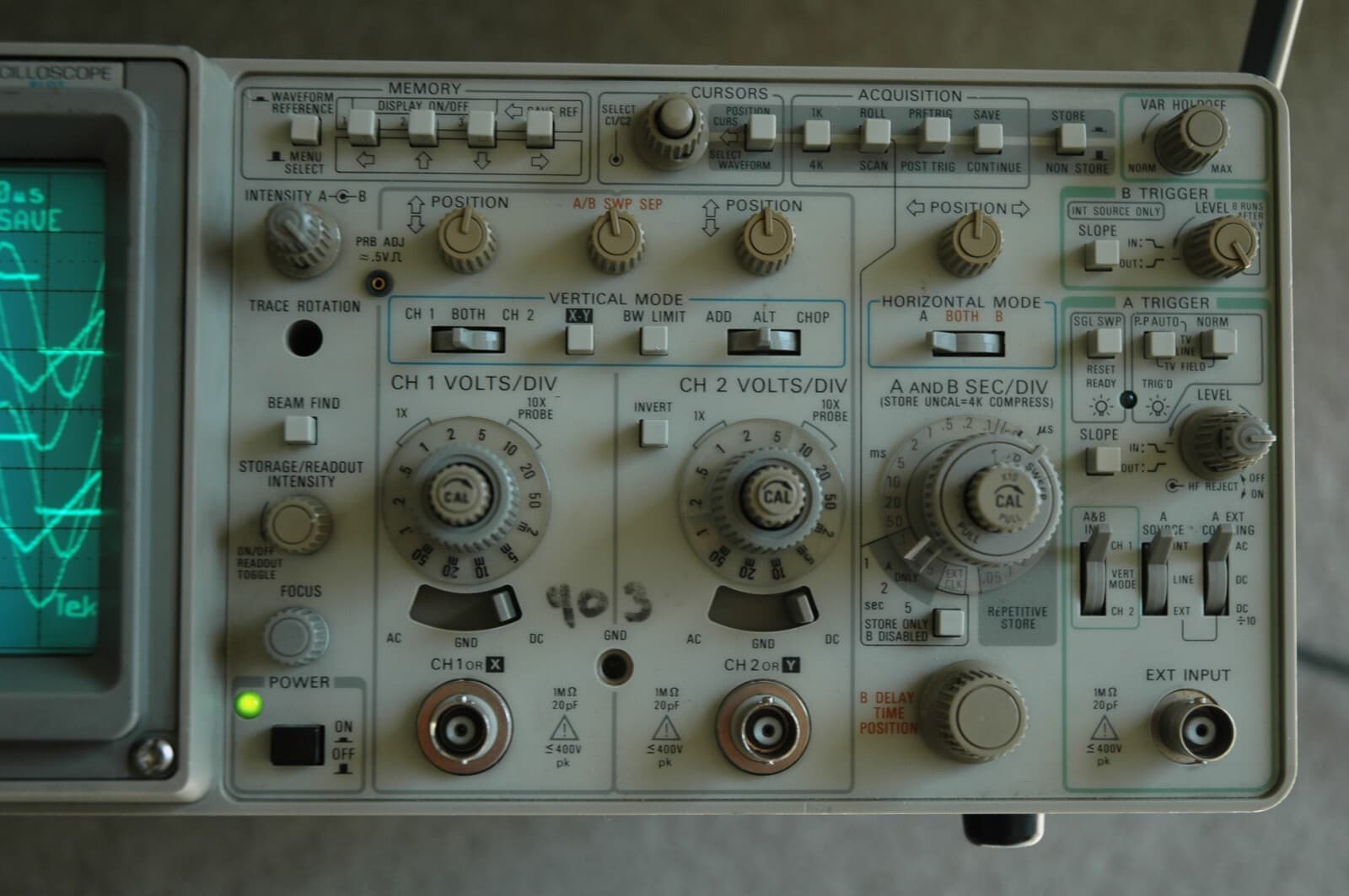 Tektronix 2230 100MHz Digital Oscilloscope, Calibrated, Two Probes, Power cord 3