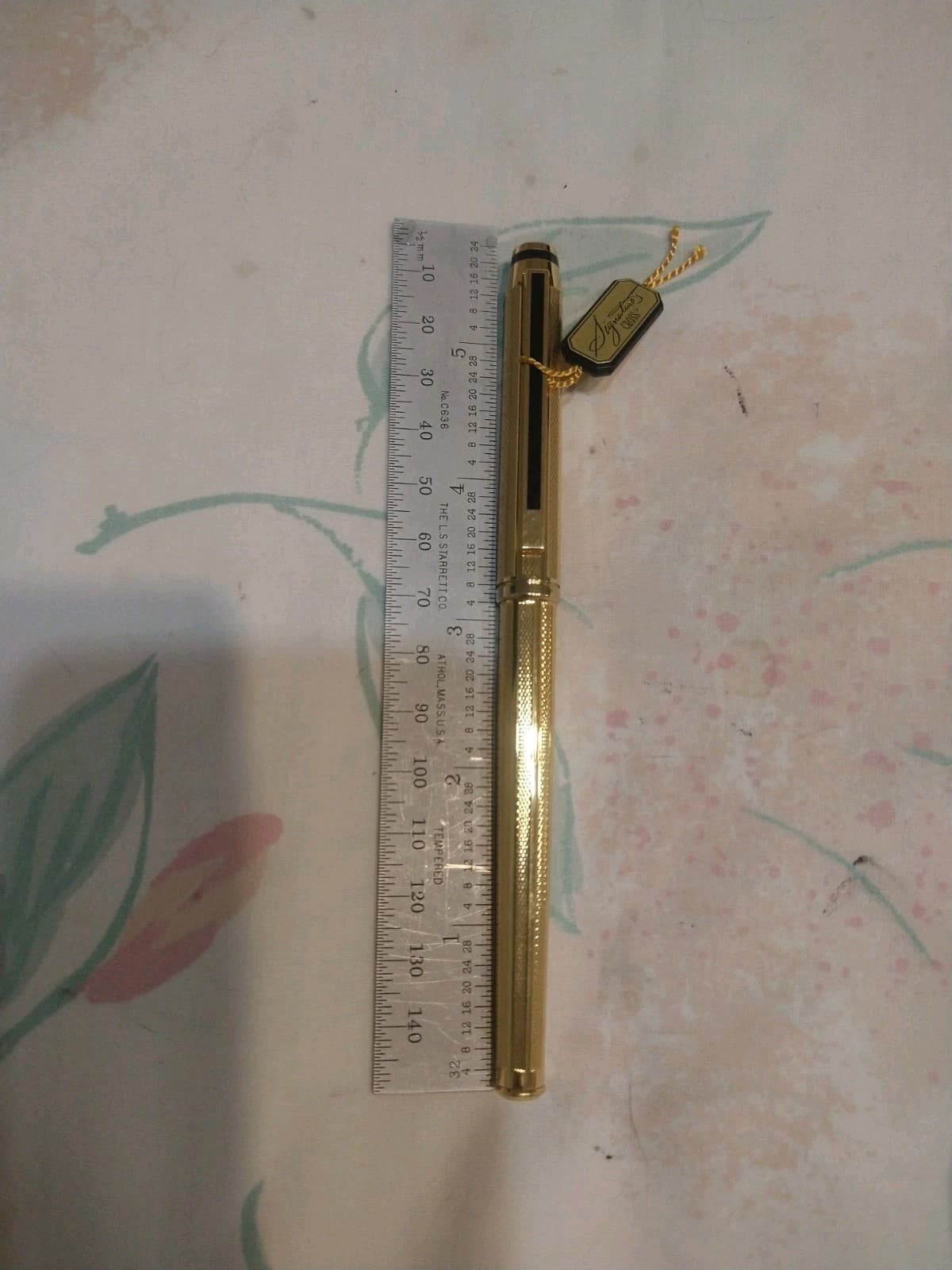 Cross Signature Gold Filled Fountain Pen with Medium 18k Gold Nib  5